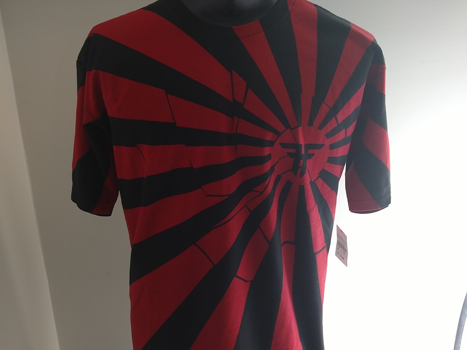 Vintage Fallen Footwear Men's L Skateboarding T Shirt Rising Sun