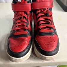 Nike Kids Court Borough Mid 2 Bred Sneaker University Red Black 5,5Y CD7782-602