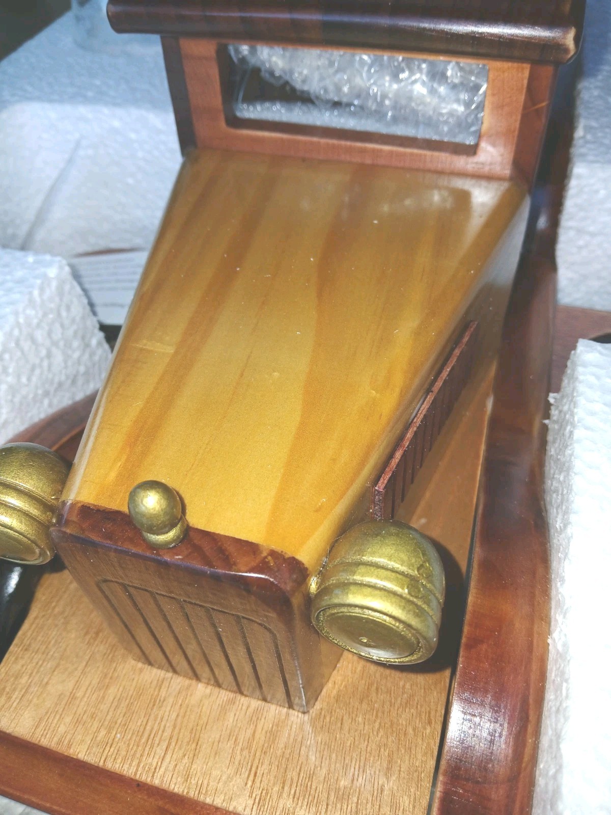 Wine Savant Old Fashion Car Decanter New In Box Empty