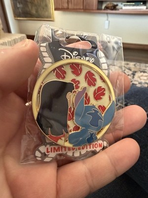 A2 Disney DSSH Friendship Pals Lilo & Stitch LE 400 Pin