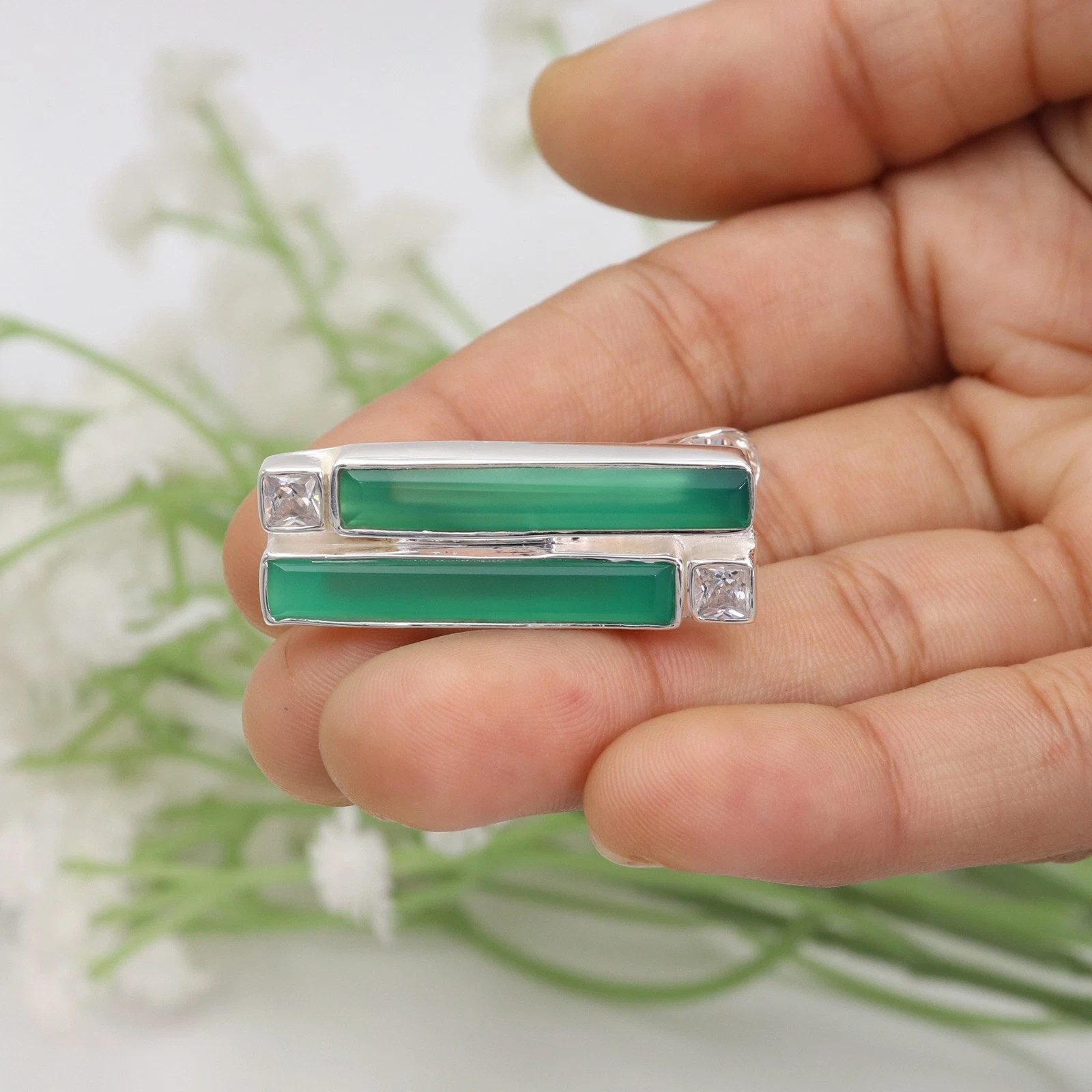 JAY JOOLS Green Onyx Sterling Silver Tie Clip