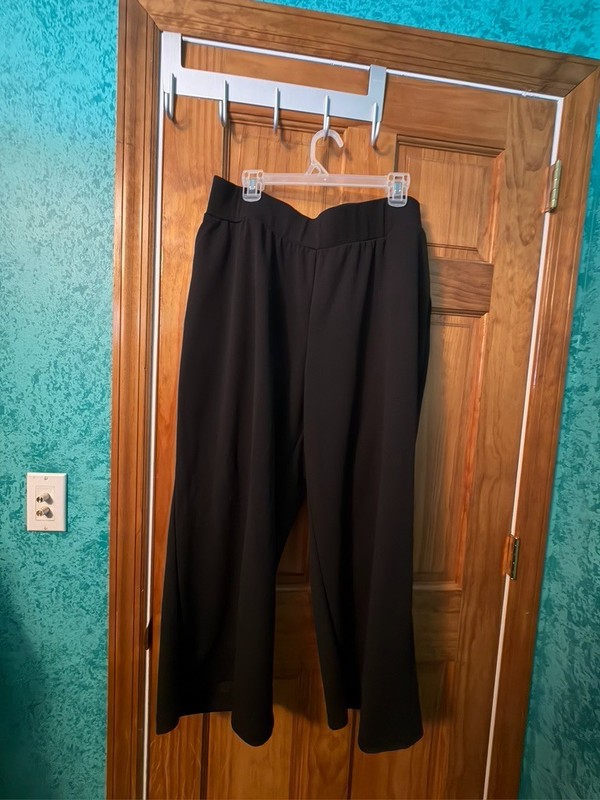 Catherines  Crepe KnitPants Black Pull-on Elastic Waits 18/20P