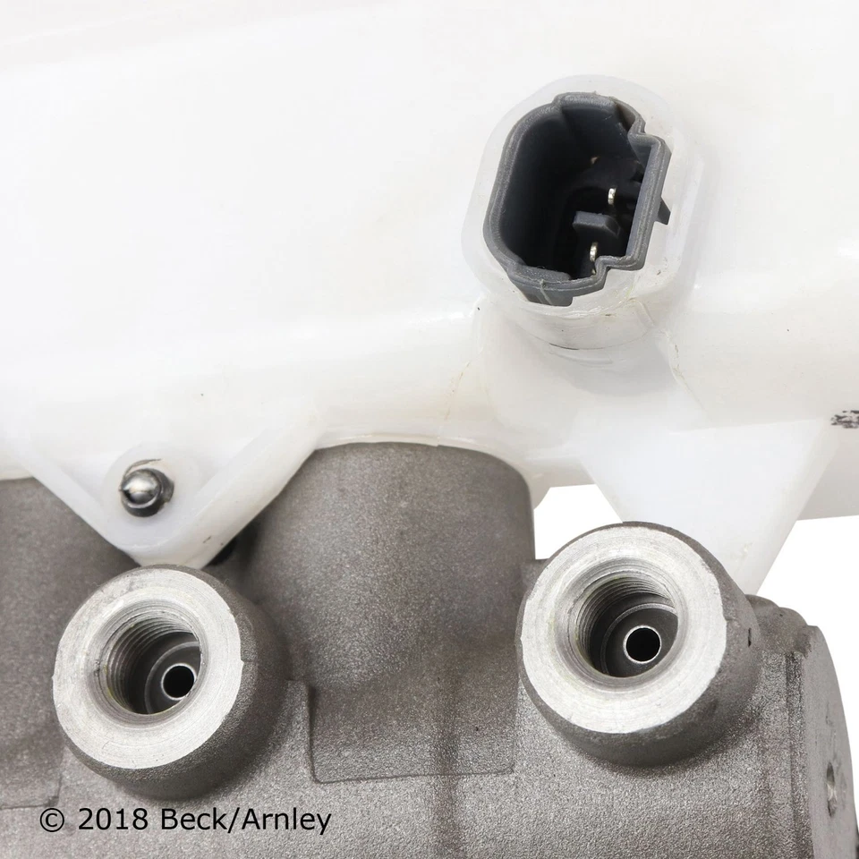 Cilindro maestro de freno Beck Arnley 072-9827 para Toyota Corolla Matrix 09-12 Foto 3 de 4