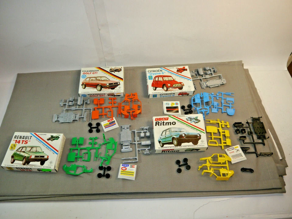 CGGC 4 X Kit di Costruzione 1:48 Fiat + Golf Gti +Citroen +Renault (W27) - Immagine 2 di 2