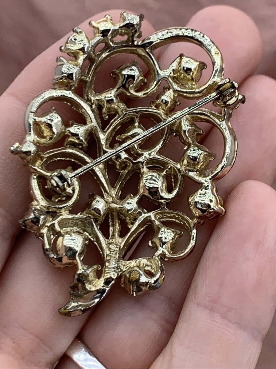 【Sinoon】 Round Floral Brooch Amazon.com: Pearl Flower Brooch - Shining Round Crystal