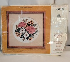 The Creative Circle Classic Bouquet 0610 Embroidery Kit NEW Vintage 1983