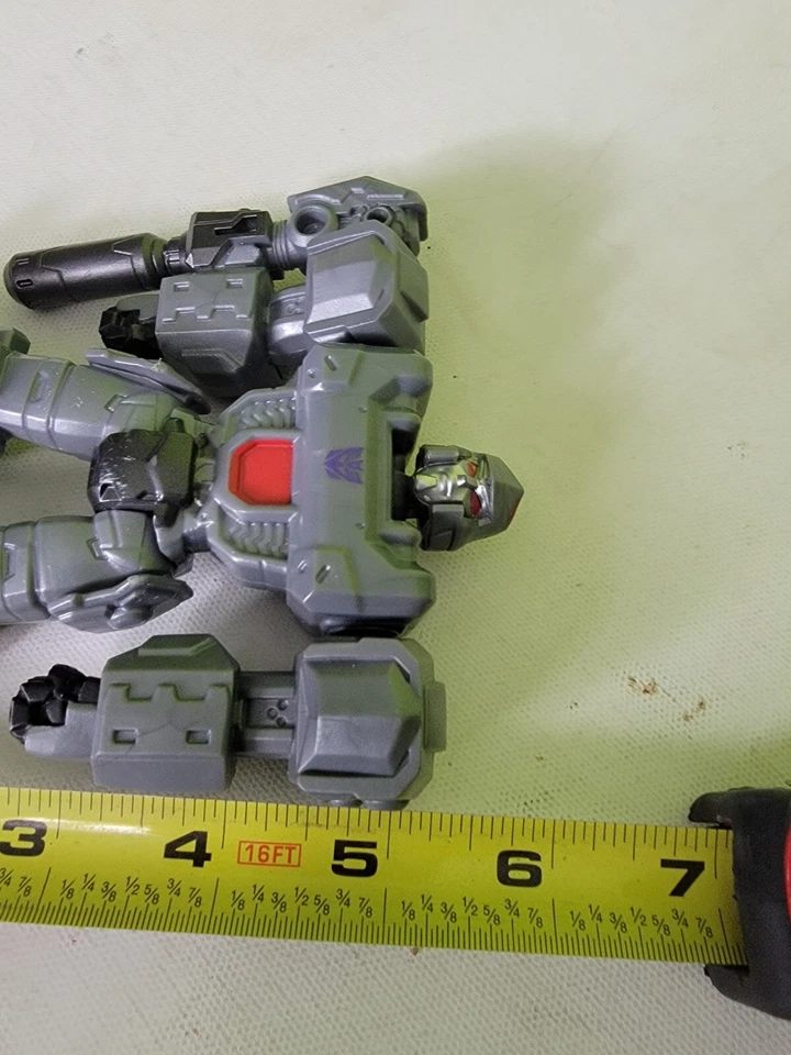 Figura de acción de juguete Transformers Authentics Cybertron Battlers Megatron 6" Foto 4 de 4