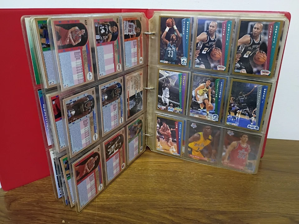 Álbum de coleccionistas de baloncesto NBA Hoops 1990 y 250+ tarjetas varias Jordan Shaq Foto 4 de 4