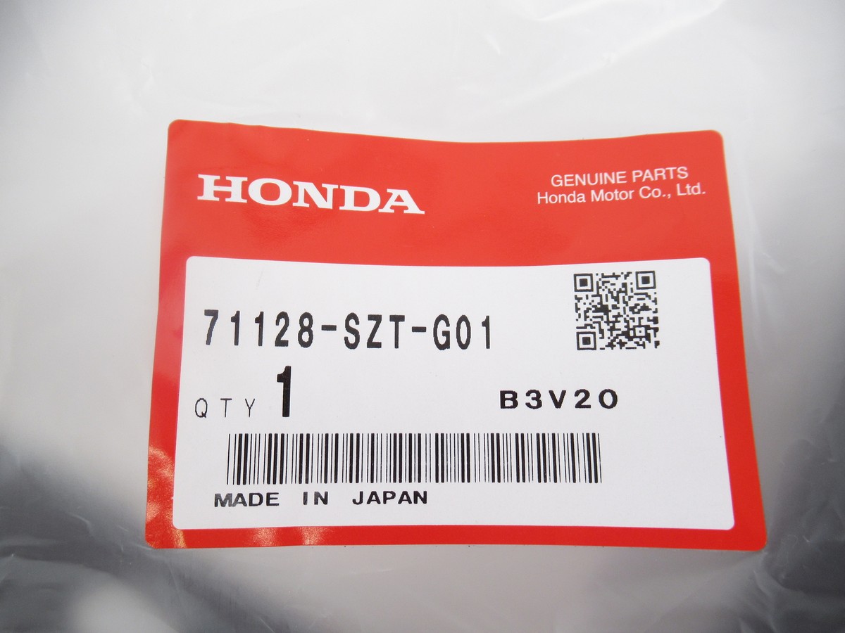 Genuine OEM Honda 71128-SZT-G01 Front Bumper Center Seal