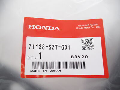 Genuine OEM Honda 71128-SZT-G01 Front Bumper Center Seal 2011-2015