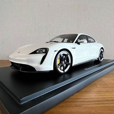 Minicar 1/18 Minichamps Porsche Taycan Turbo S