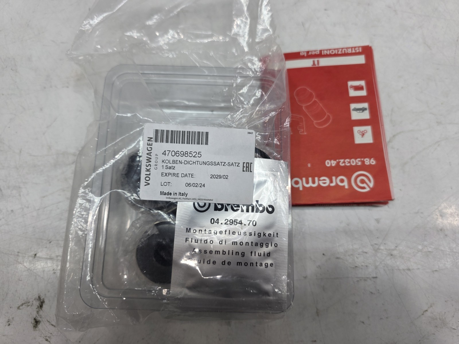 LAMBORGHINI AVENTADOR REAR BRAKE CALIPER CYLINDER LINERS WITH PISTON OEM 