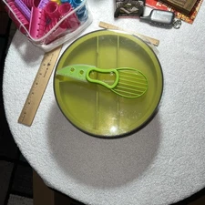 Pampered Chef Salad lettuce Avocado Cutting Bowl with Lid 4 Piece Item #100086