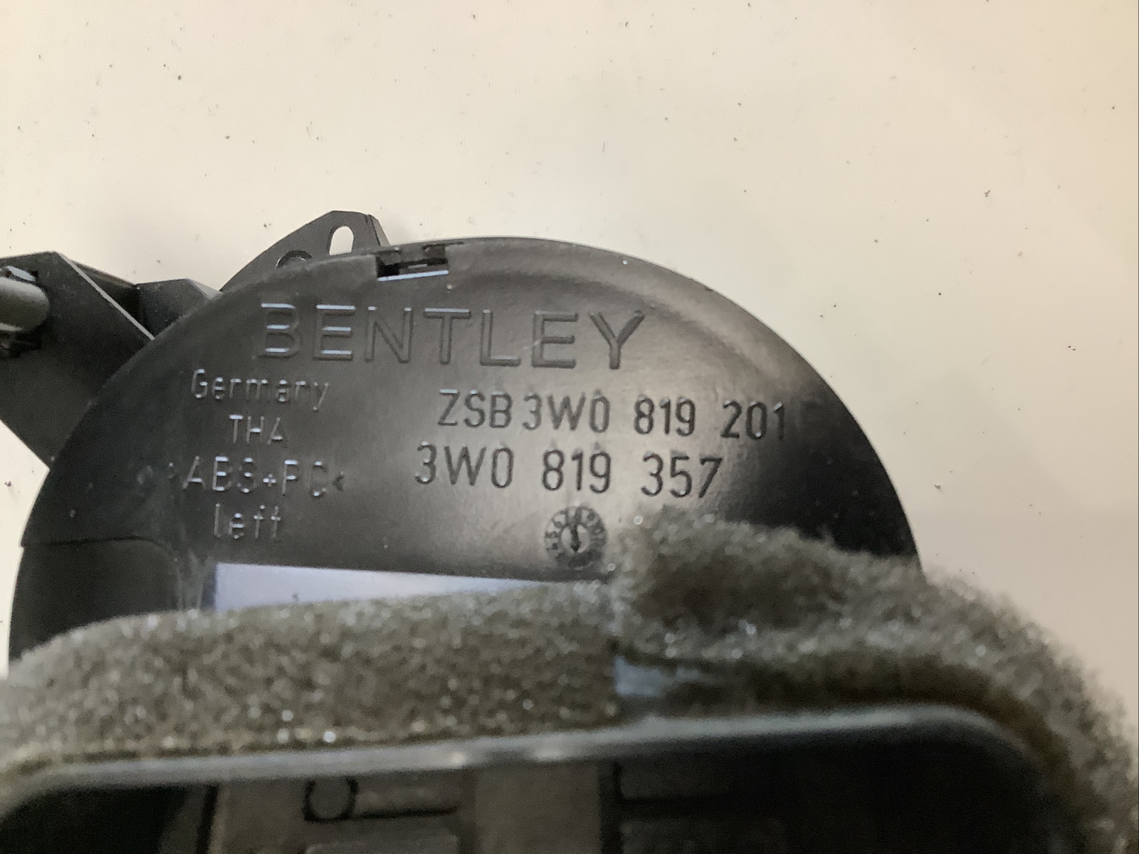 2007 Bentley Continental OEM Right Passenger Dash Air Vent 3W0819358 3W0819202B