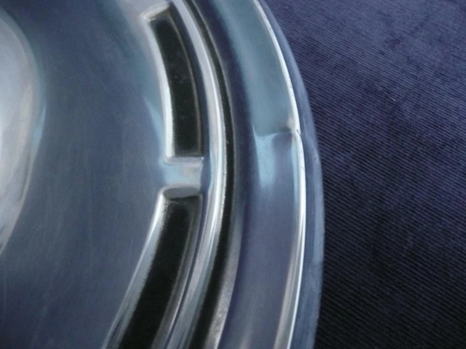 Dodge Aspen Charger 1976-1977 juego de tapacubos de 14 pulgadas DOD10 Foto 4 de 4