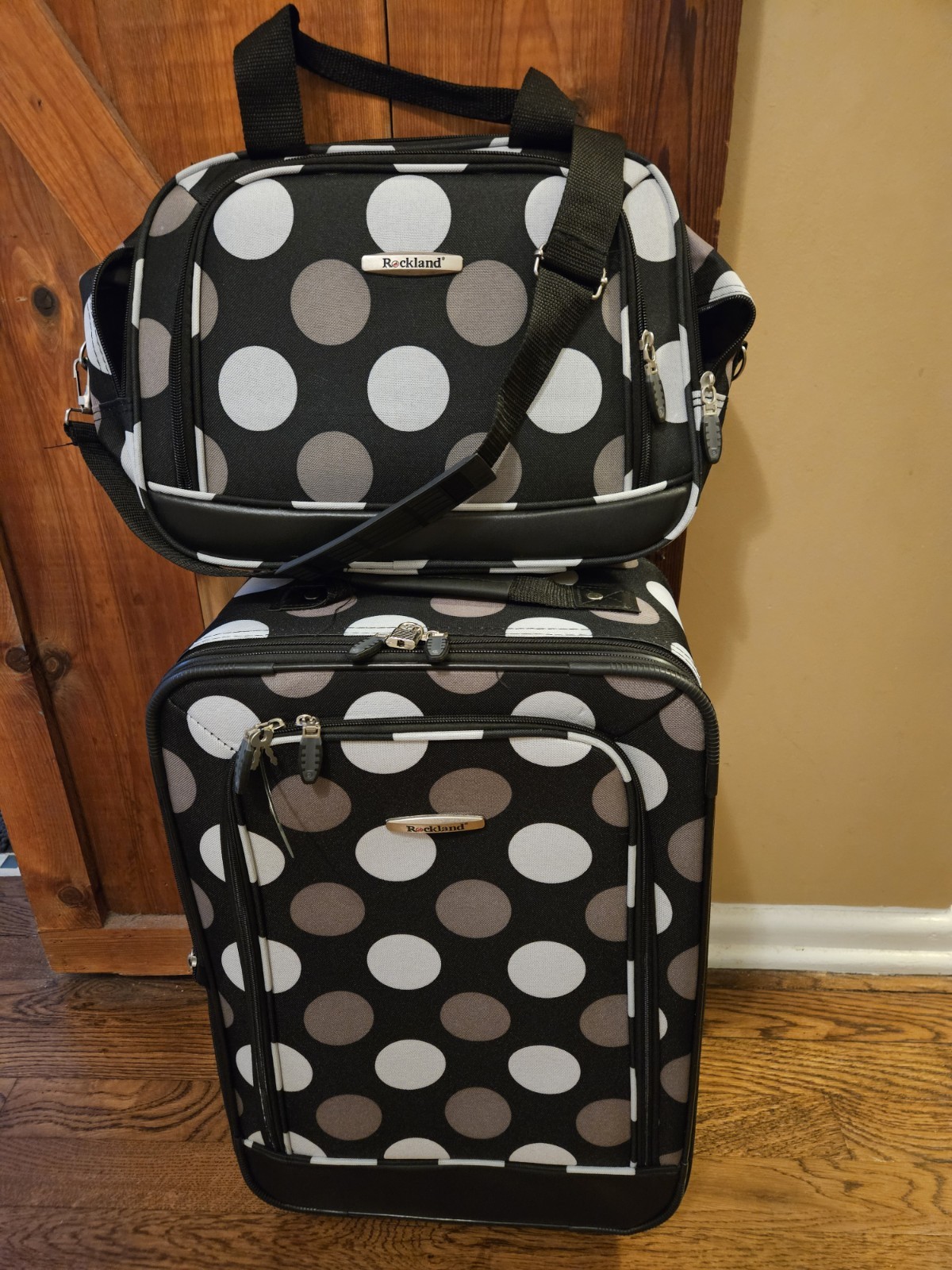 Rolling Carry On + Shoulder Bag Black White