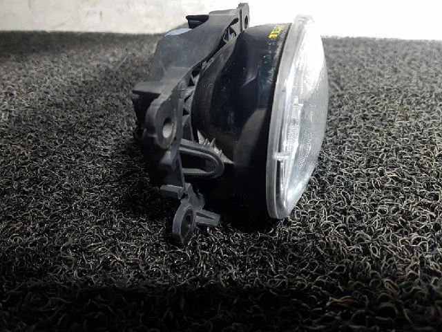 2015 Renault Fluence SM3 Neo SE Right Fog Light - Image 2 of 4