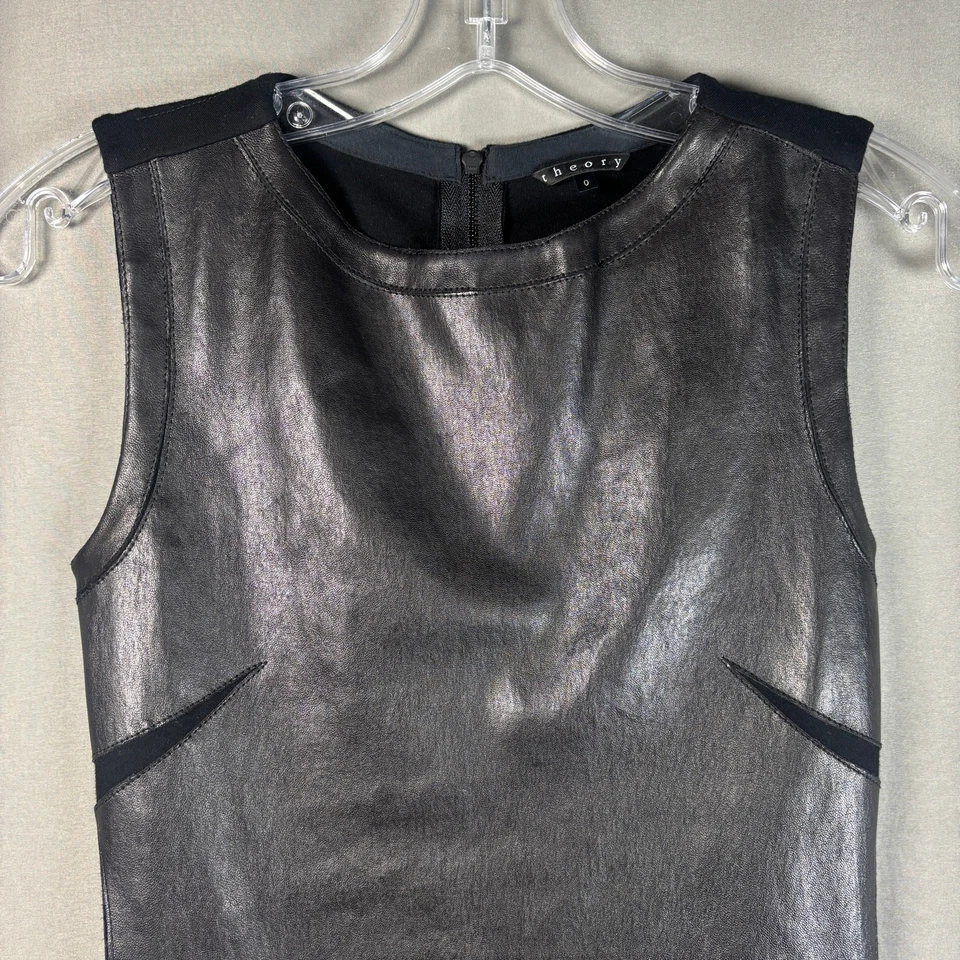 Vestido para mujer Theory 0 negro cuero de cordero genuino con paneles mini sin mangas Foto 2 de 4