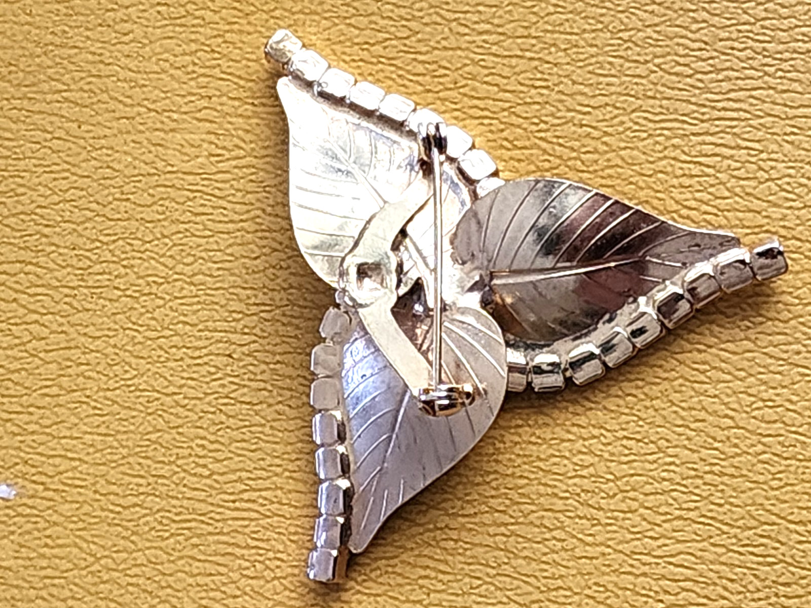 Large Ruby Red Rhinestone Triple Leaf Brooch Unsi… - image 4