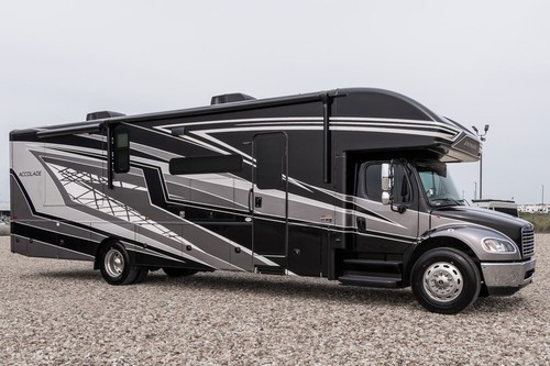 2022 Entegra Coach Accolade 37K