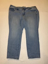Torrid Women  s Light Washed Cropped Denim Jeans 5-Pocket Button Size 18S