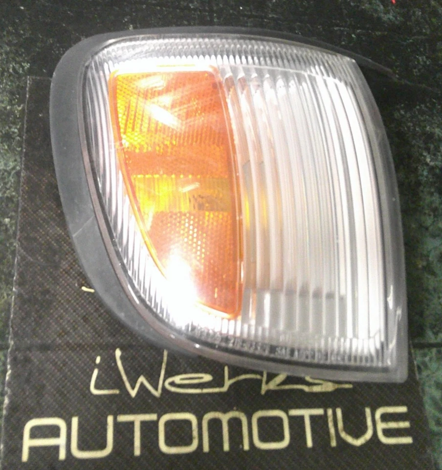 97-01 USDM OEM Infiniti QX4 R50 front corner 216-63536 light lamp assembly FR - Image 2 of 4