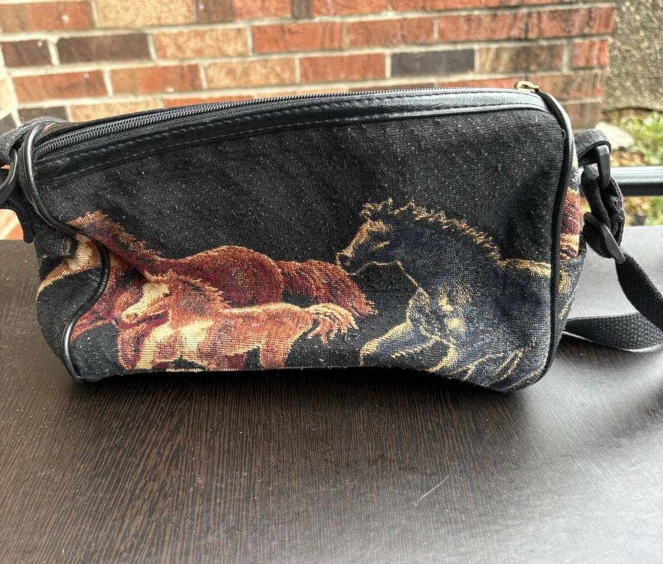 Cartera de hombro de tela ecuestre negra con correa con estampado de caballo Bolso de mano Foto 2 de 4