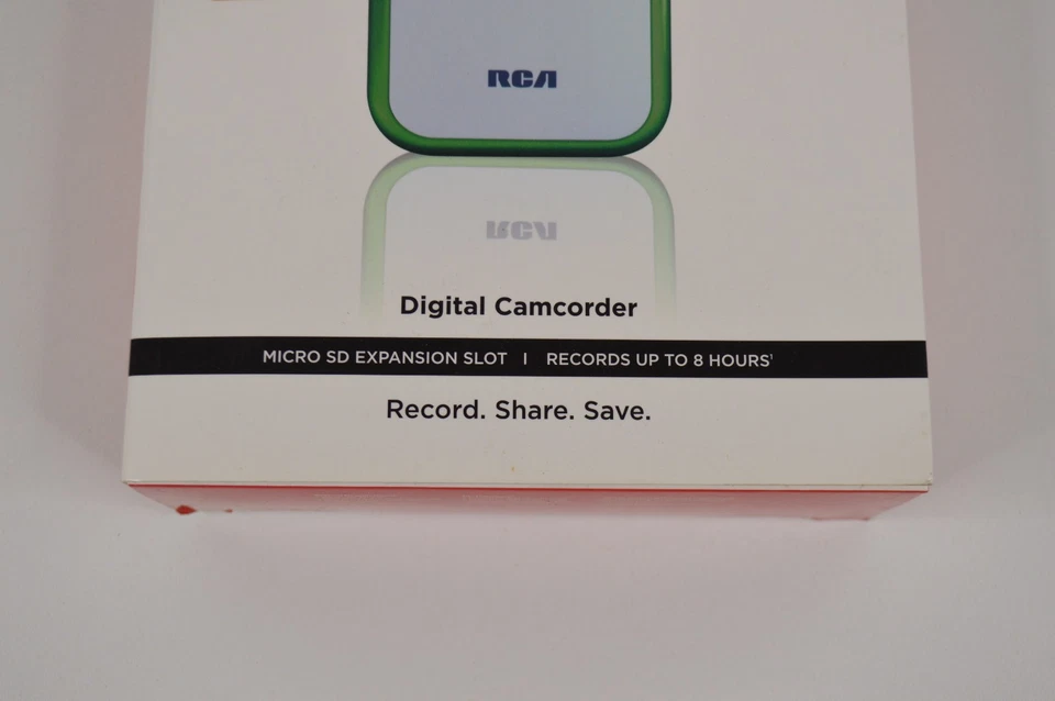 RCA Small Wonder EZ217 Digital Camcorder Movie Camera Green 2 GB SD Card NEW! - Image 2 of 4