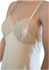 Vintage Vanity Fair Woman  s Ivory Under Slip Dress 36 L