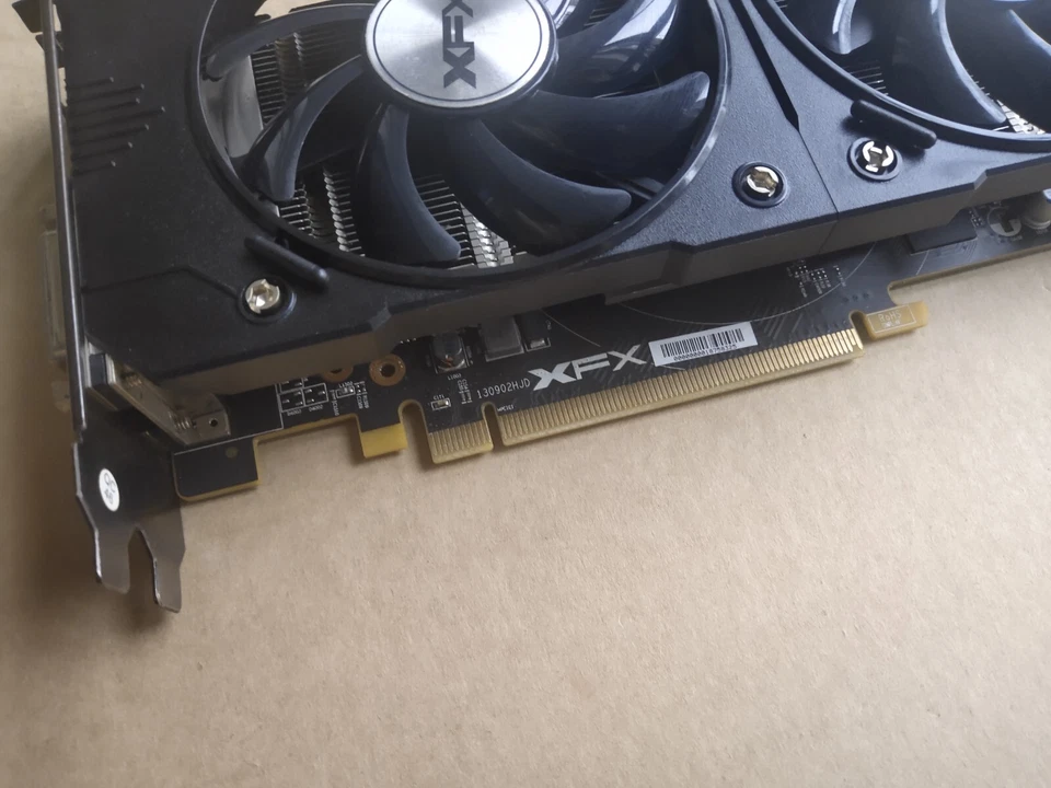 XFX ADM Radeon R9 370 4GB GDDR5 1024SP Graphics Card Video Card  - Image 3 of 4