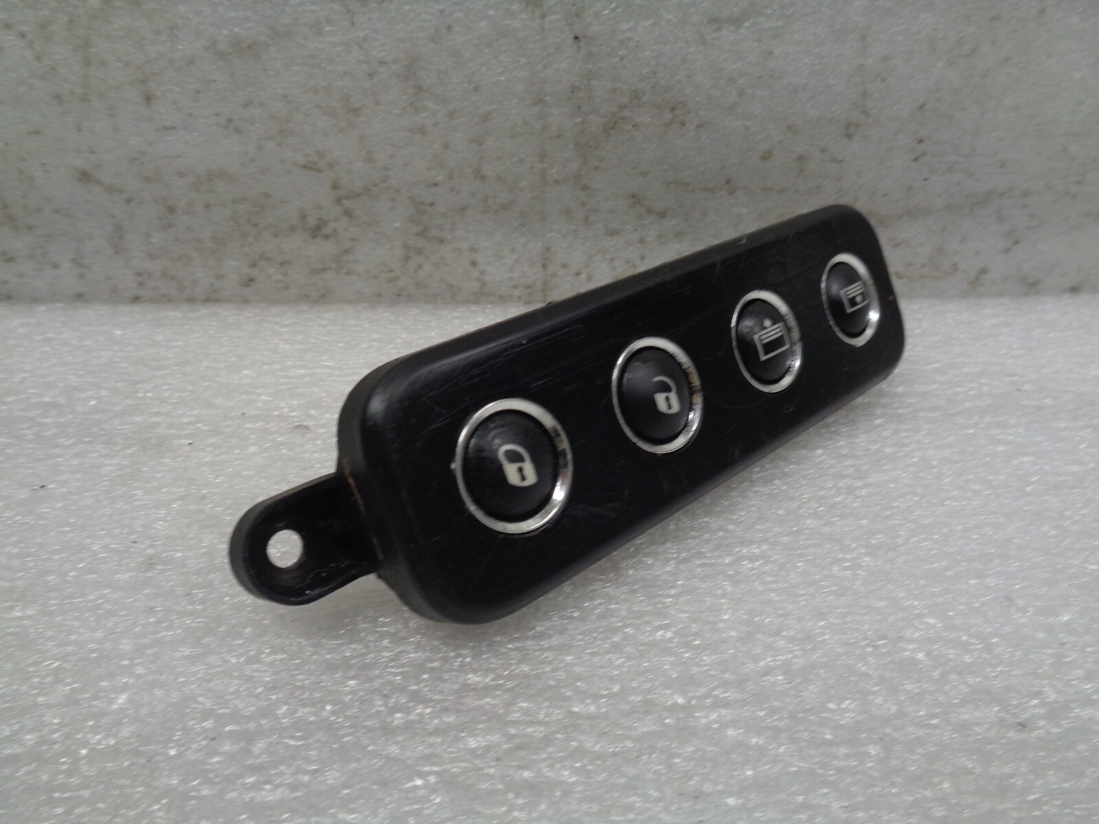 07 Maserati Quattroporte Rear Console Door Lock Blind Roll Switch OEM AK221070
