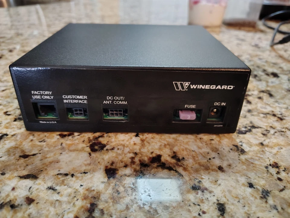 CONTROLADOR DE ANTENA WINEGARD TRAV'LER, CONTROLE DE MOTOR, FONTE DE ALIMENTAÇÃO, DOWN COVERTER - Imagem 3 de 4