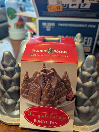 NORDIC WARE Fairytale Cottage Bundt Cake Baking Pan 10Cup HEAVYCAST ALUMINUM NEW - Picture 2 of 7