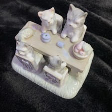 VTG Collectable Ceramic Figurine of Dogs sat at the Table Home Decor 10x12x10cms