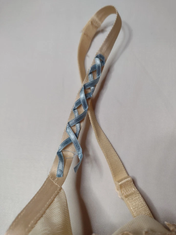 Sujetador Victoria’s Secret Chantal Thomass Balconette 34D Burlesque Con Aros NN Foto 2 de 4