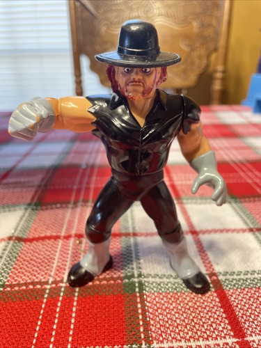 WWF Hasbro Series 4 Undertaker 1991 Vintage Action...