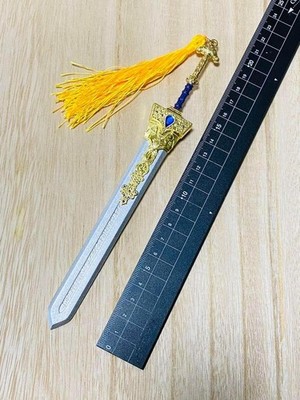 Elden Ring Royal Greatsword 22cm Metal Charm Figure Zinc Alloy Blaidd Sword