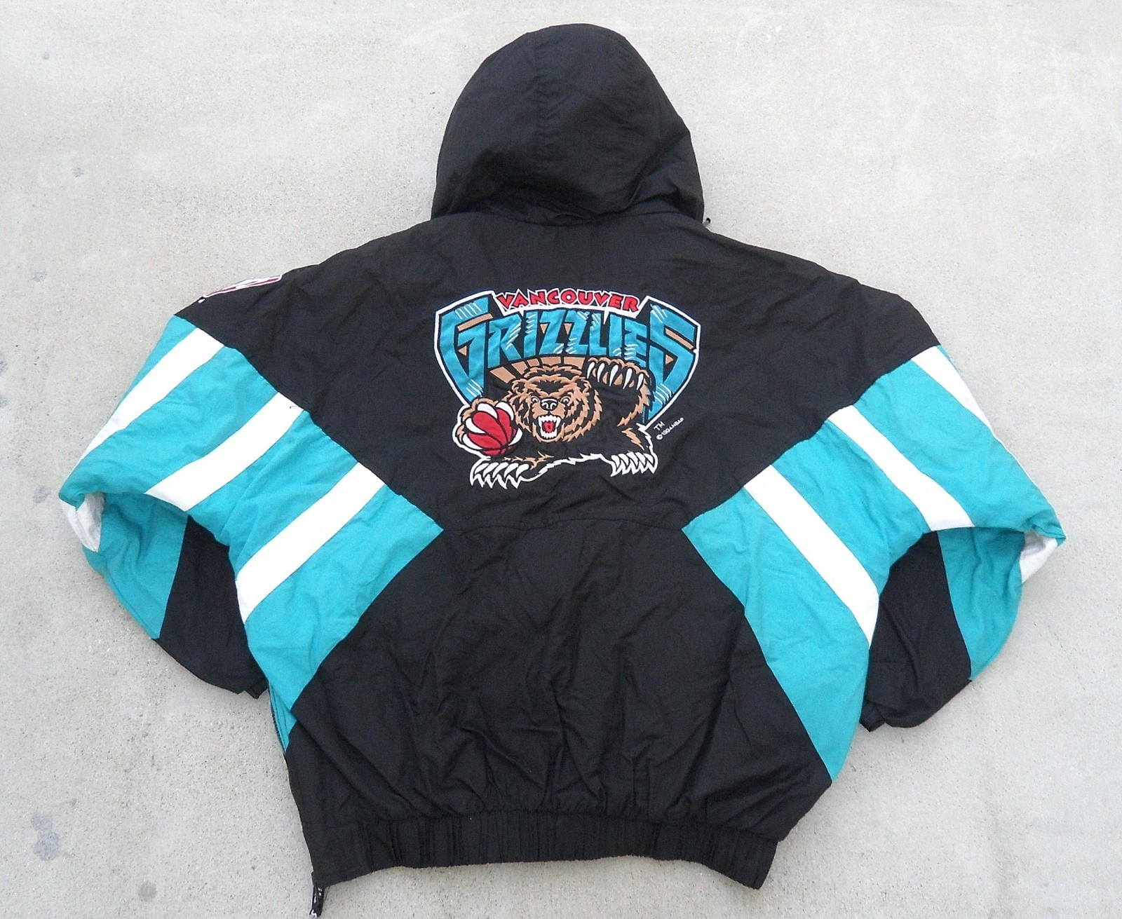 Vtg 90's Vancouver Grizzlies Starter Pull Over Jacket hooded Men's Large NBA image 1