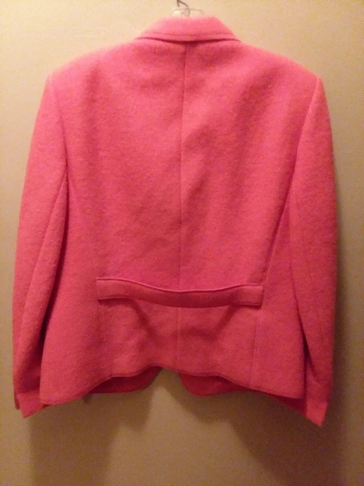 女式“Basler”三文鱼粉色羊毛西装外套夹克珠宝纽扣尺寸2外套 — 第 2/4 张图片