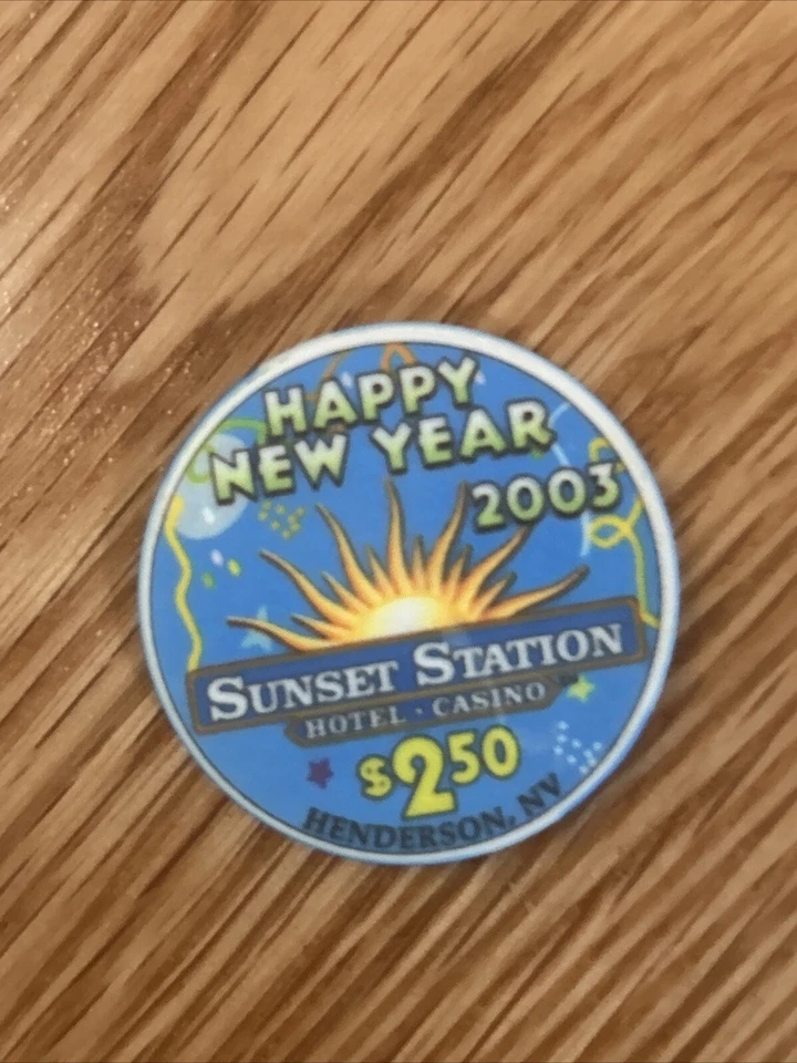 Sunset Station Nevada $2.50 chip de casino año nuevo 2003 raro Foto 2 de 3