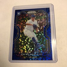 2021 Panini Prizm Baseball Victor Gonzalez #168/199 Blue Donut Circles Prizm RC