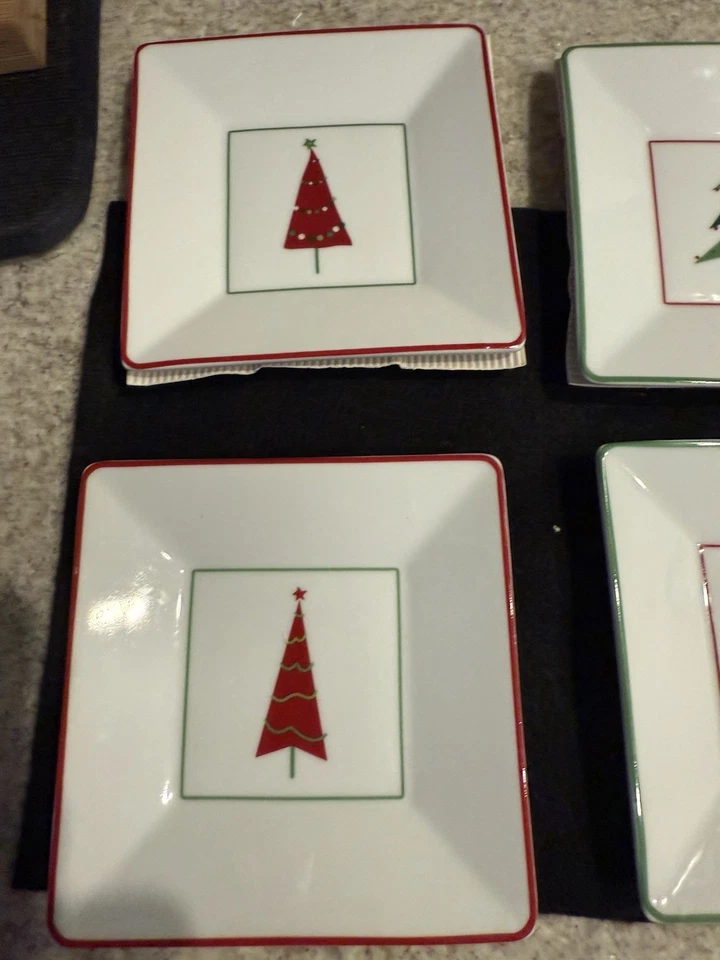 Set of 4 CRATE & BARREL Red Green Holiday Christmas Tree Appetizer Plates - Image 2 of 4