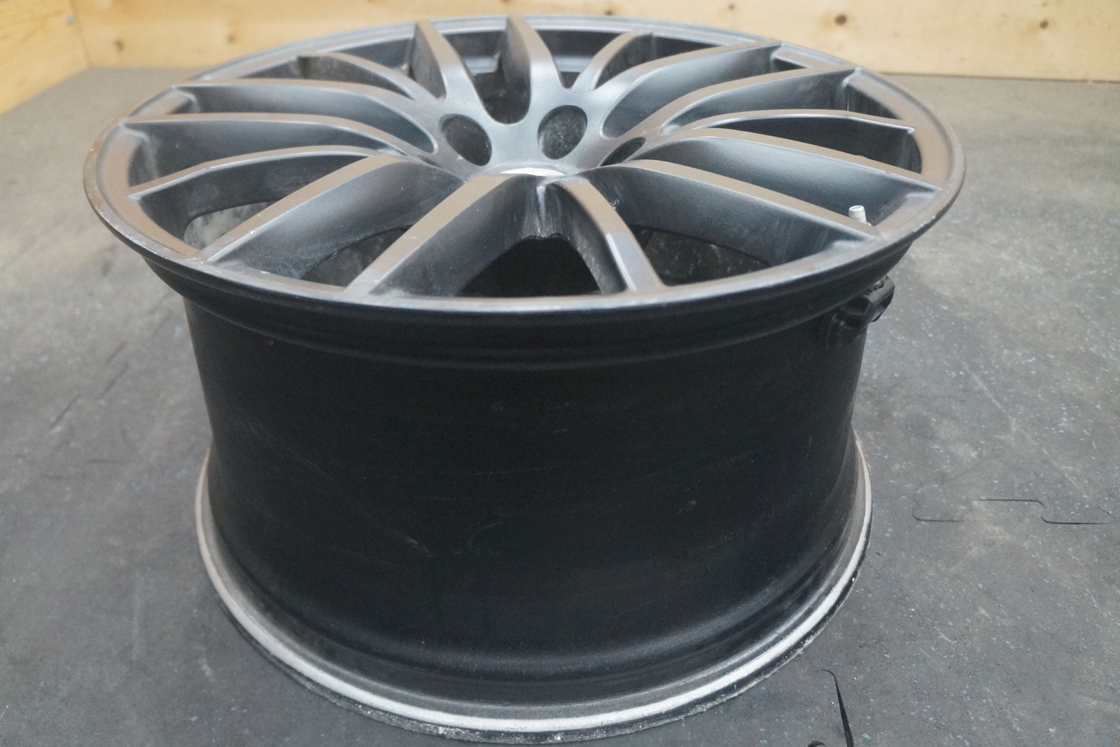 Wheel Rim Maserati Ghibli M157 OEM 19x10 15-Spoke Black 670016855 2014-2024