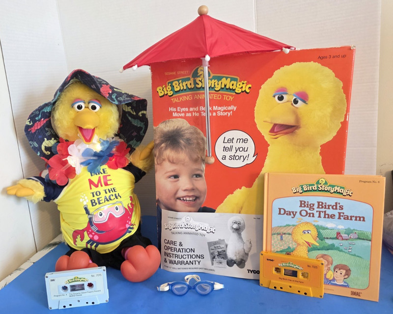 " Happy 4th Of July" Big Bird LOT BOX Talks, Animates  Access. Works Great VIDEO