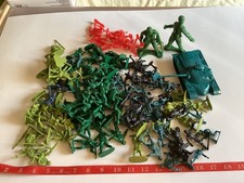 lot of mixed plastic toy soldiers Good Variety