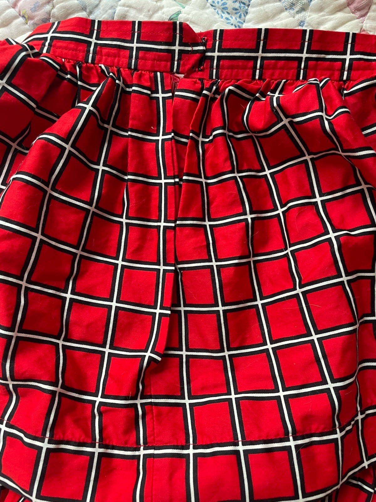 Gonna vintage anni 70 Yves Saint Laurent rossa nera bianca griglia a strati linea A