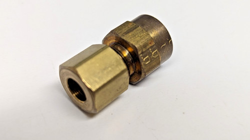 NOS Parker 1/4" x 1/8”NPTF Brass Straight Female Compression Fitting, 66C-4-2