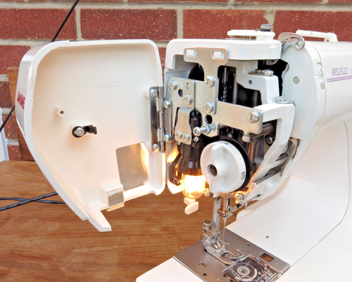 JANOME - MS2522 LIMITED EDITION - SEWING MACHINE – LIGHTLY USED – 2 of 3 LISTED - Picture 11 of 17