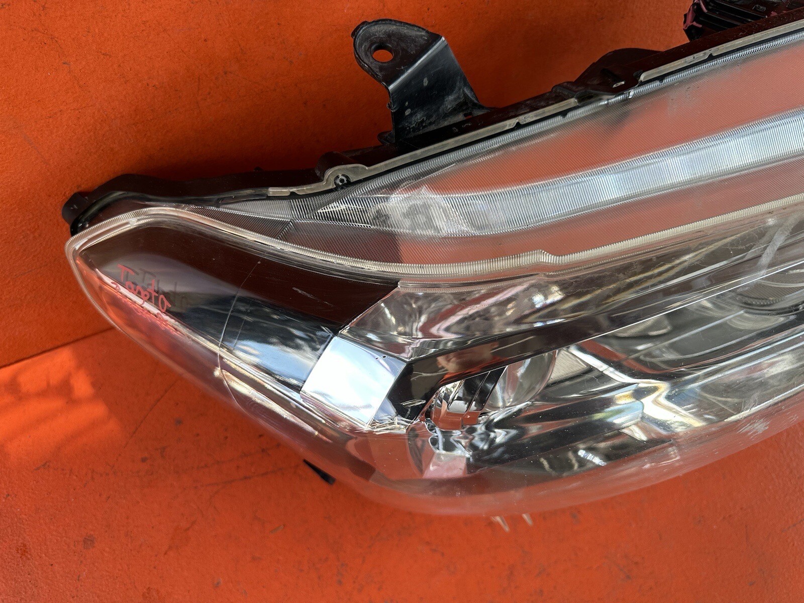 C421 2016-2018 Toyota Tacoma Headlight Halogen Right Non/ LED OEM