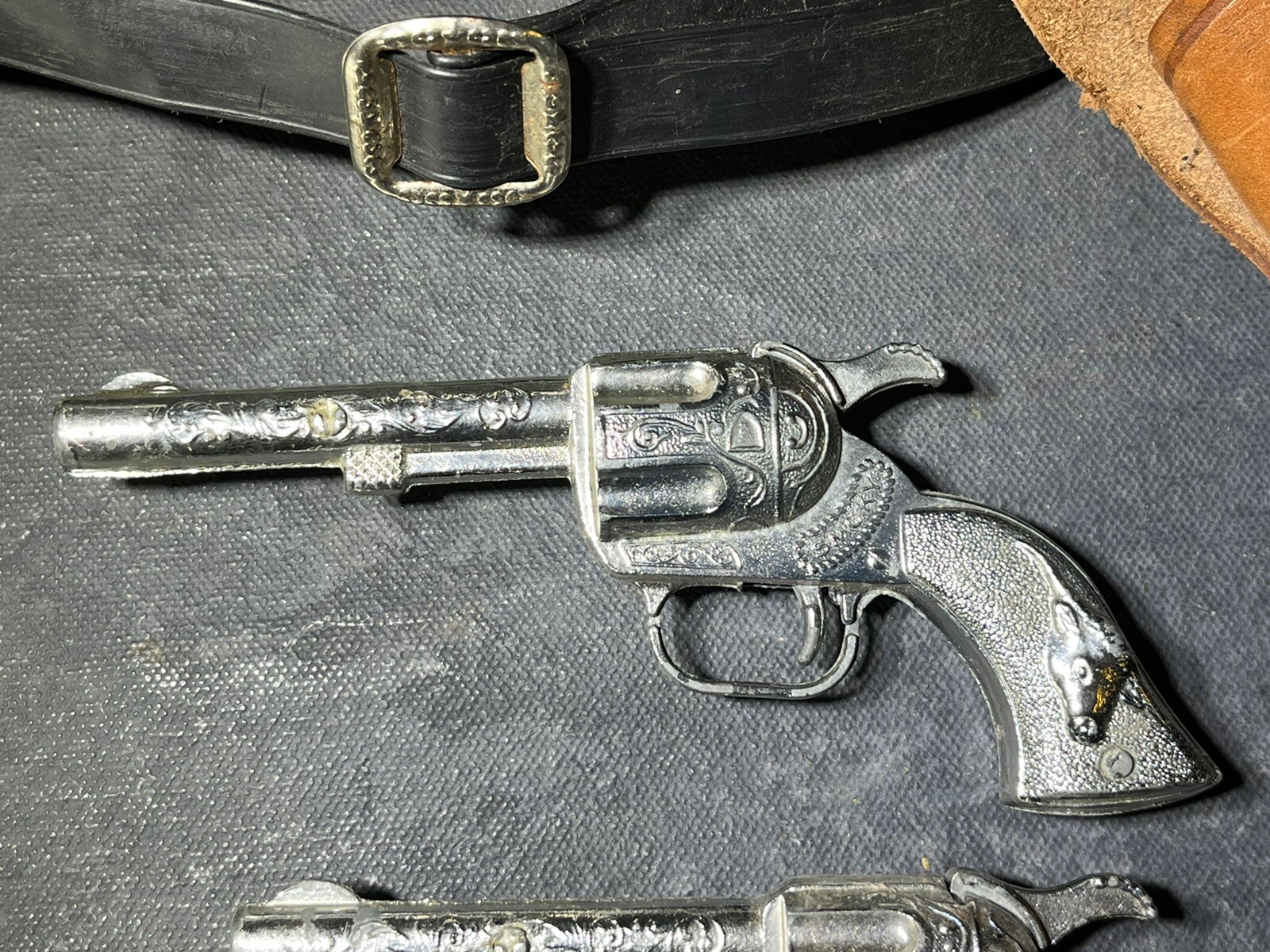 Vintage Hubley Smoky Cap Guns w/ Tooled Leather Holster Toy Gun Set